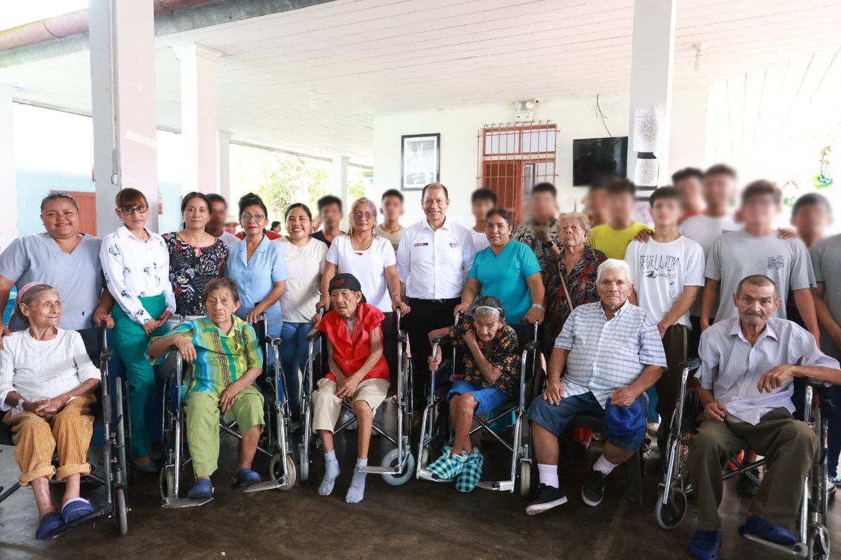 MinjusDH_Peru's tweet photo. ¡Escribiendo una historia diferente! Demostrando que la resocialización es posible, 20 jóvenes a cargo del @Pronacej_Peru visitaron el Centro Residencial “San Francisco de Asís” de Iquitos para compartir con los adultos mayores y realizar un valioso trabajo comunitario. https://t.co/n88gSbdF7U