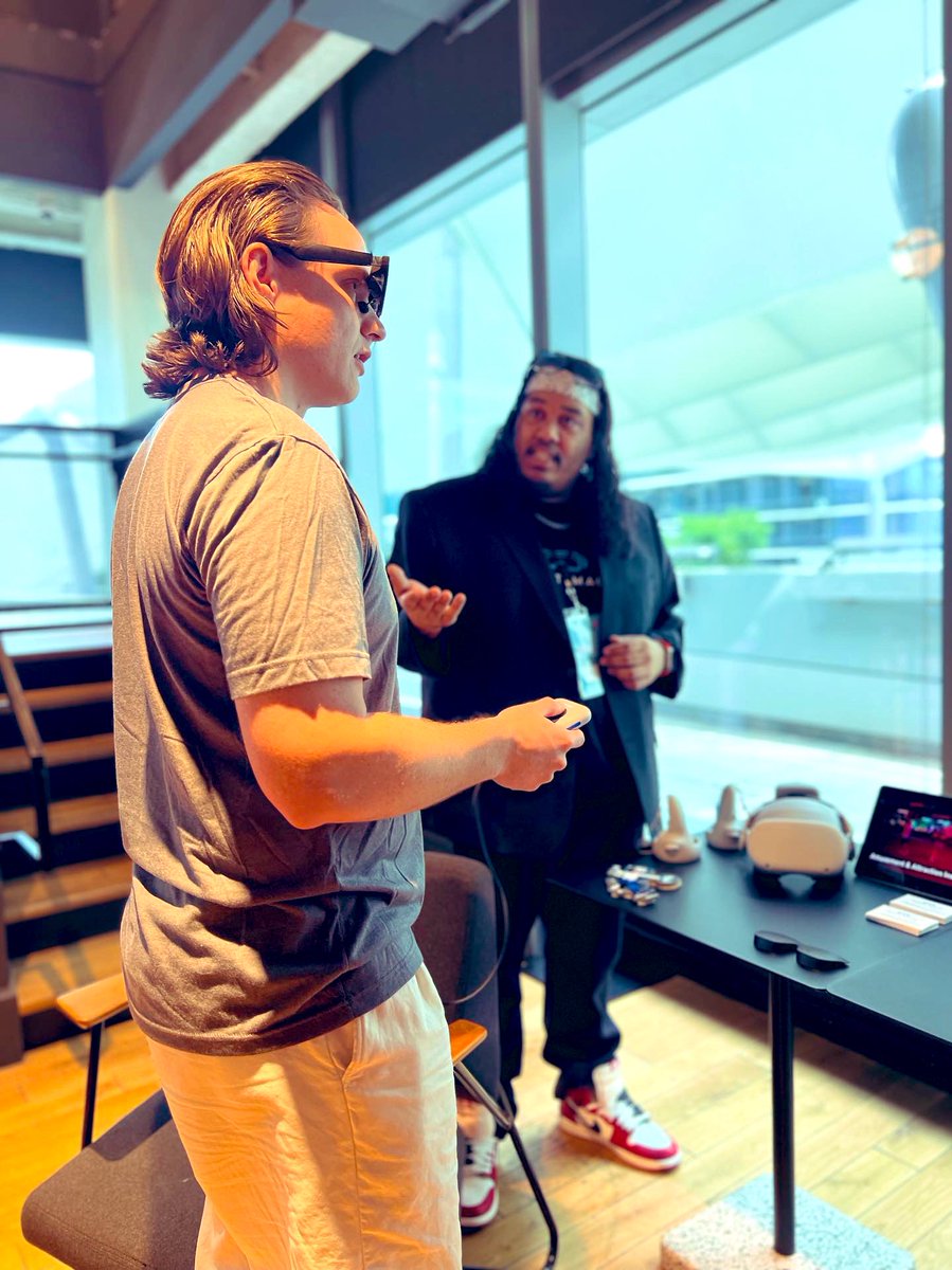 josethevrtech's tweet photo. Showcasing enterprise focused use cases at @Novo_HQ ‘s Small Business Connect Event today in Miami, FL 🏖️☀️

#ar #vr #xr #spatialcomputing #Enterprise #rebootimagine https://t.co/WskAIm7RCn