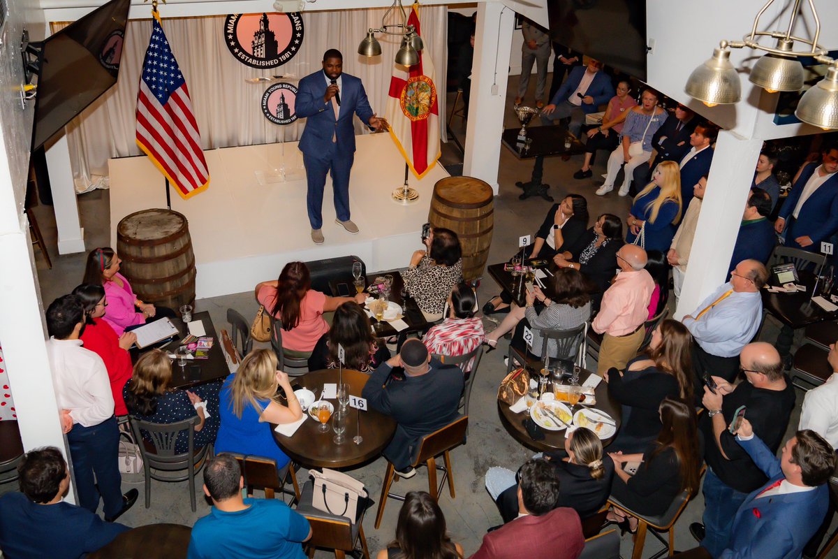 MiamiYRs's tweet photo. 📸 We had an incredible time welcoming Congressman @ByronDonalds @RogerJStoneJr & @KMCabreraFL to our #NextGenGOP Reception! ☀️
Thank you to all of our members & friends from @tpaction @WRCMF @browardyrc @palm_beach_yr that joined us. 🇺🇸
🔗 PHOTO ALBUM: https://t.co/jD1mbNRqTA https://t.co/tvs86rUr8n