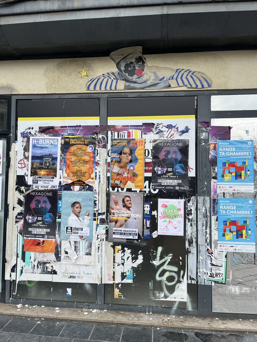 duhamel_vanessa's tweet photo. Un trajet lillois qui n’est pas dépourvu d’imprévus.
Et nous sommes fondés à nous poser la question : Bernard Arnault a-t-il couché avec Picasso pour réussir en affaires ?
#streetart #mimitheclown #Lille https://t.co/eMeUg6N9Or