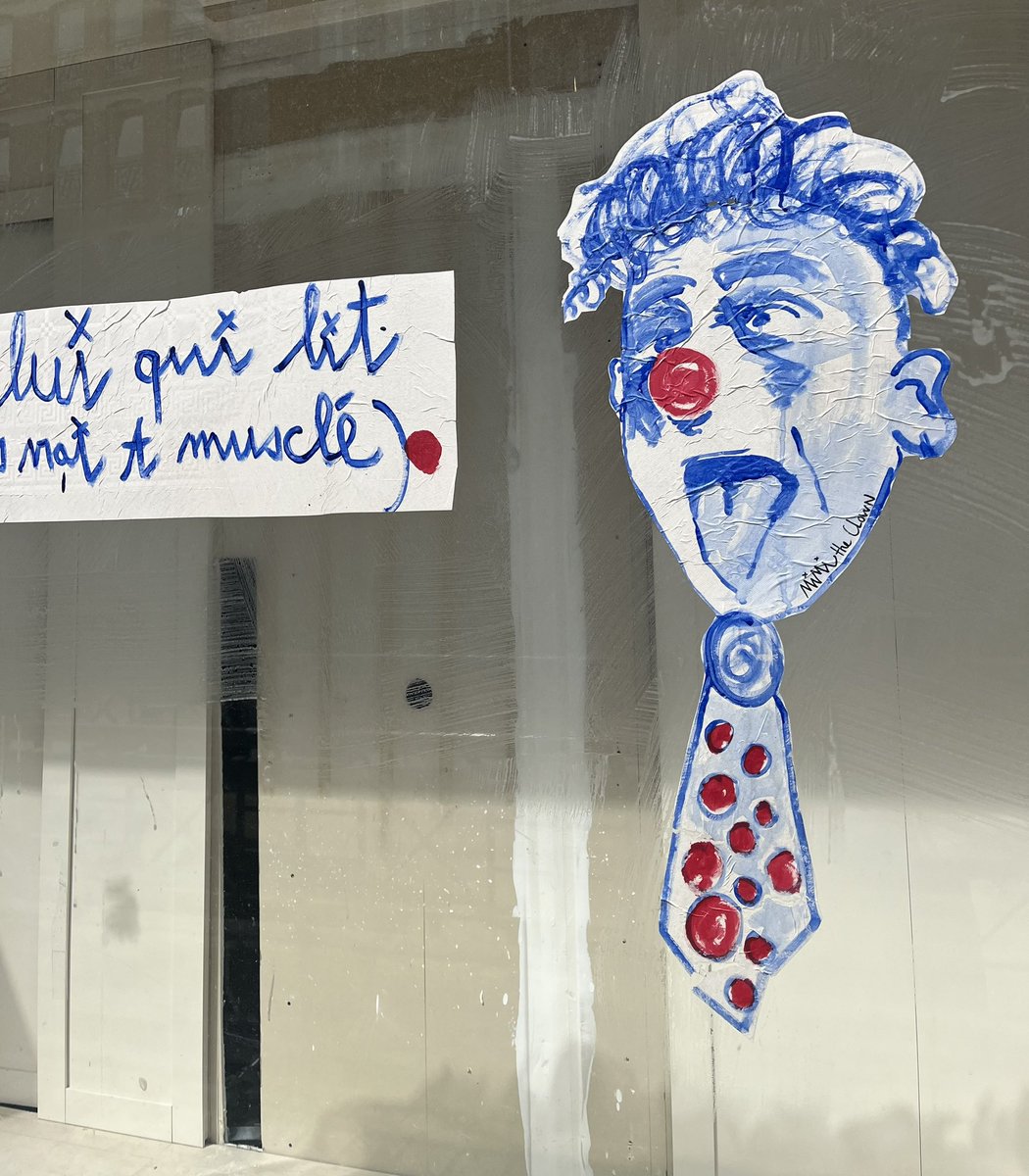 duhamel_vanessa's tweet photo. Un trajet lillois qui n’est pas dépourvu d’imprévus.
Et nous sommes fondés à nous poser la question : Bernard Arnault a-t-il couché avec Picasso pour réussir en affaires ?
#streetart #mimitheclown #Lille https://t.co/eMeUg6N9Or