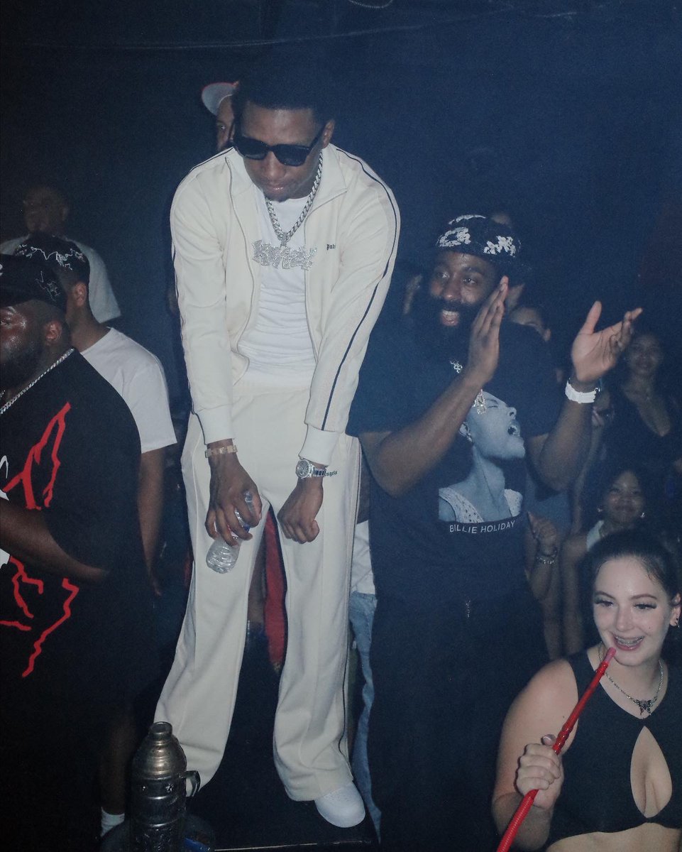 RodeoTheAlbum's tweet photo. Travis Scott and Rob49 turning up to TOPIA TWINS https://t.co/nnxg5eg4yC