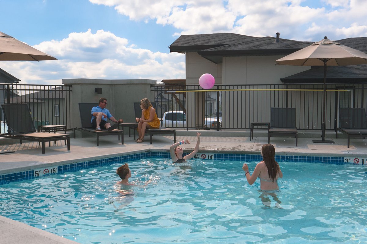 Diverse_Prop's tweet photo. Ready to beat the summer heat in Osoyoos?

Our pool is now open and waiting for you to dive in for a refreshing dip. And in the cool evening, unwind in the relaxing hot tub.

https://t.co/HRBzjPwL8s https://t.co/hTN0jyj7i3