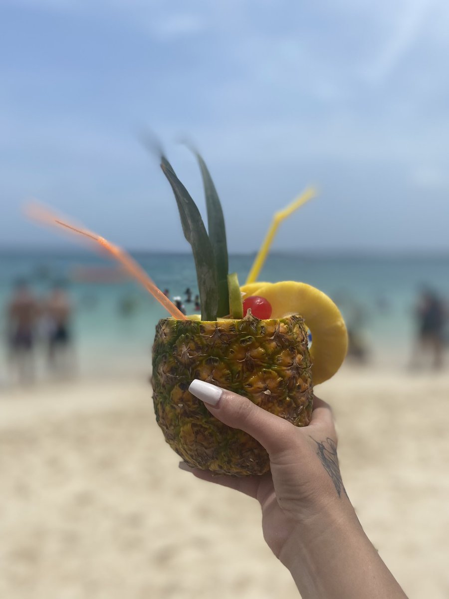__1daniela1's tweet photo. 🌴 https://t.co/sKxm0TemEx