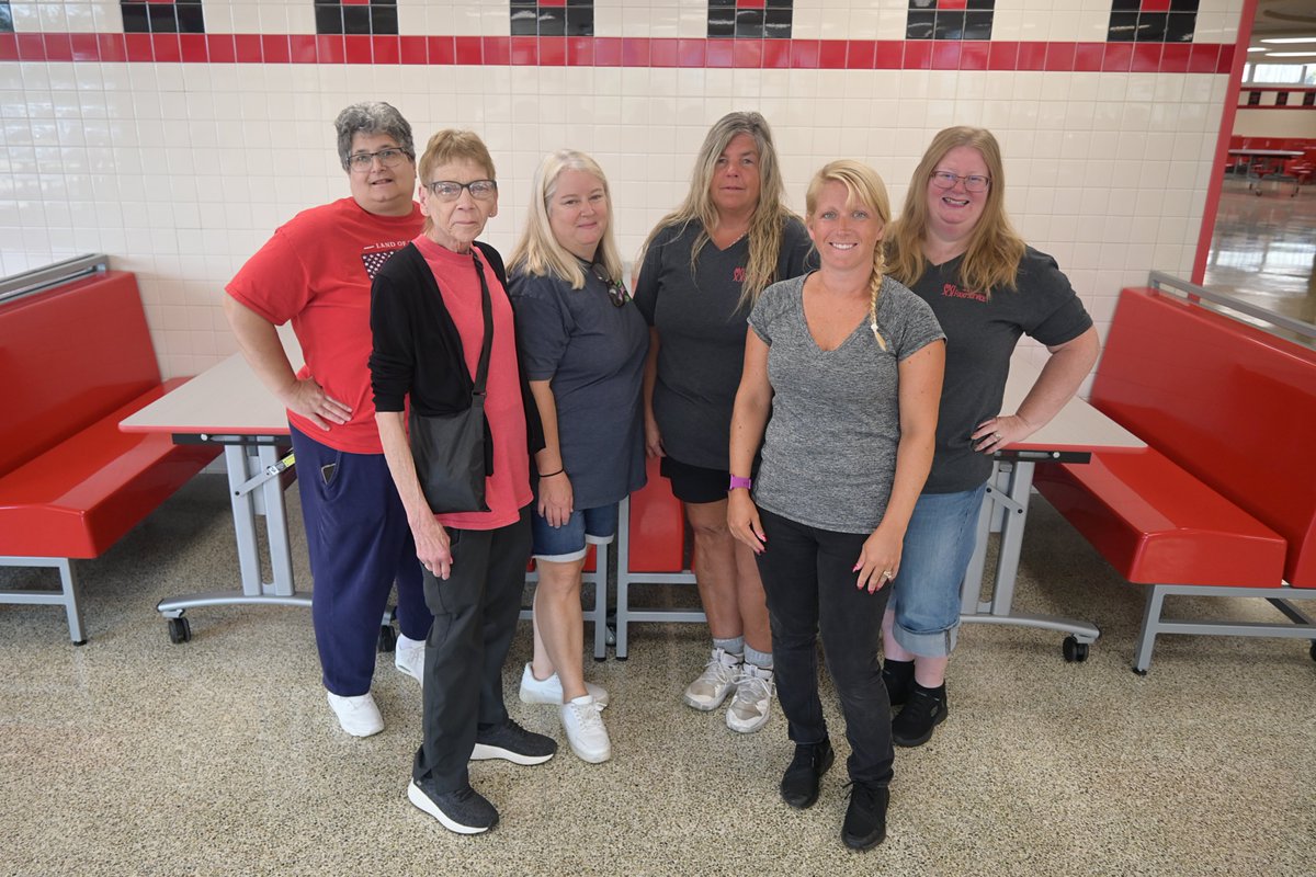 north_hills's tweet photo. Our smiling Food Service staff is looking forward to welcoming students back on #nhfirstday tomorrow! 🤗 
🍎 Find menus at https://t.co/9Bwirz4lxz
🍳 Breakfast is FREE this school year
🍕 Lunch costs $2.50 (Need financial assistance? Visit https://t.co/dDVldMn7cG) #nhproud https://t.co/MuCTZlhiLB