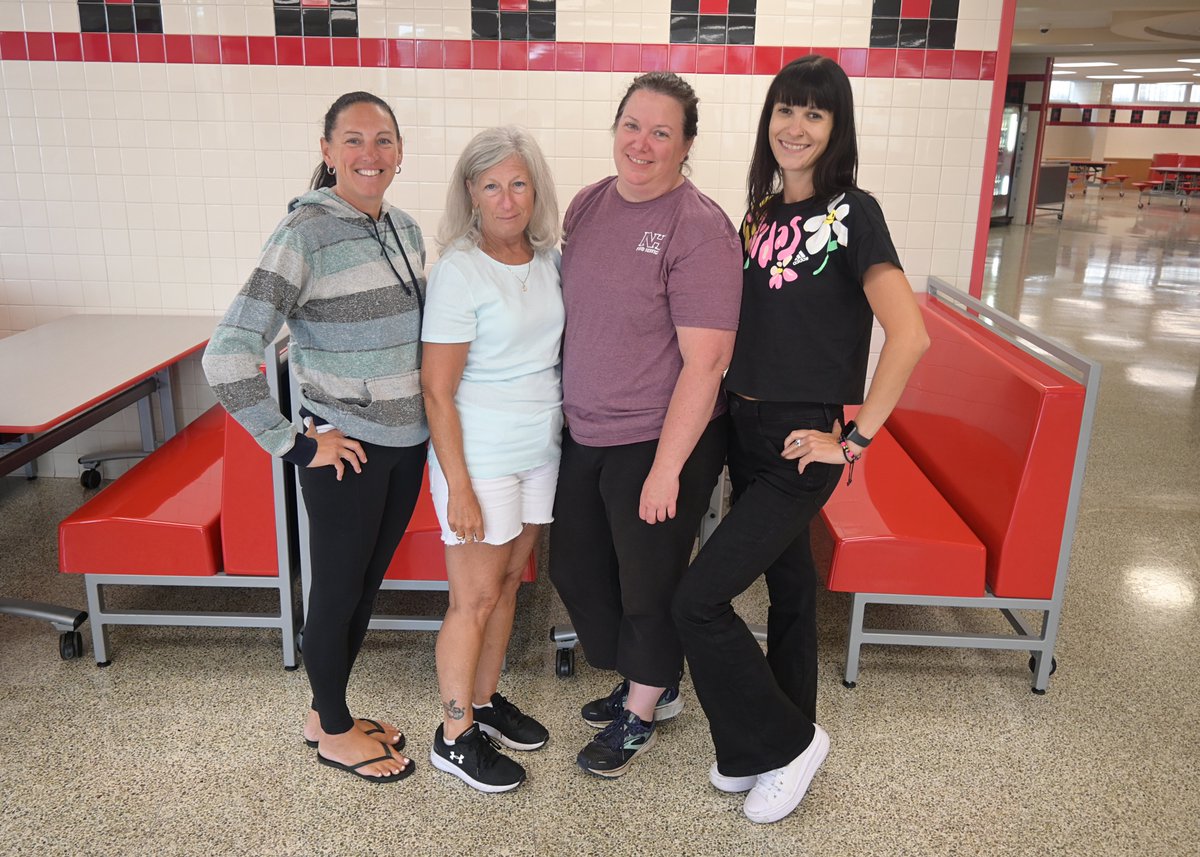 north_hills's tweet photo. Our smiling Food Service staff is looking forward to welcoming students back on #nhfirstday tomorrow! 🤗 
🍎 Find menus at https://t.co/9Bwirz4lxz
🍳 Breakfast is FREE this school year
🍕 Lunch costs $2.50 (Need financial assistance? Visit https://t.co/dDVldMn7cG) #nhproud https://t.co/MuCTZlhiLB