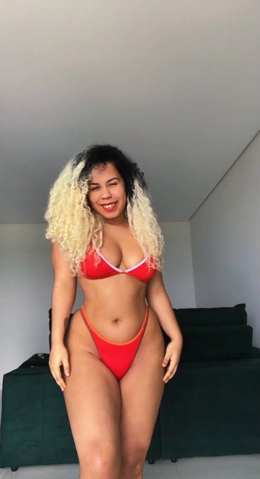 Netflix and chill? https://t.co/4uBEMAN5Wq<a href="/tag/silhouettechallenge"class="tags"><span>#silhouettechallenge</span></a>