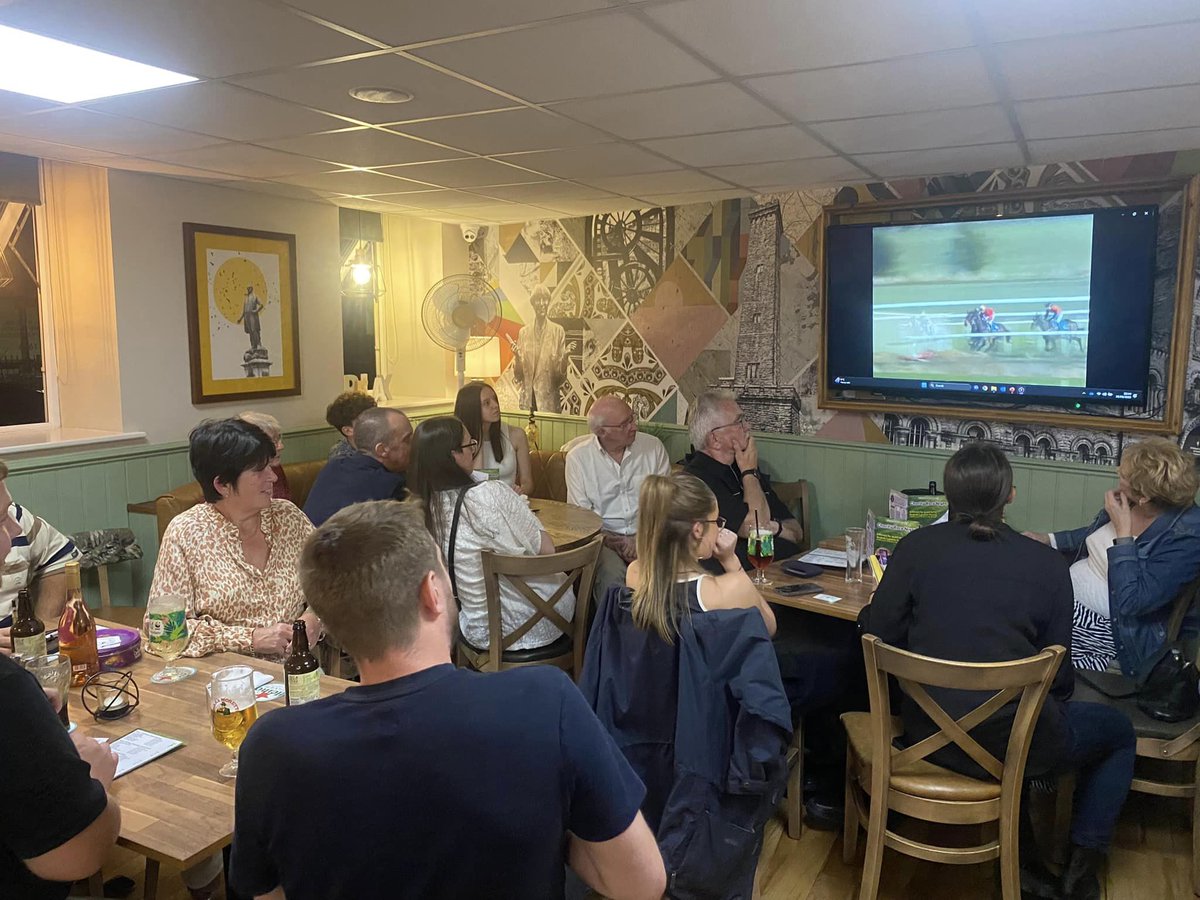 FundRacingPRN's tweet photo. 𝗪𝗛𝗔𝗧 𝗔 𝗡𝗜𝗚𝗛𝗧!
Well done to everyone who helped our latest customer break the £1,000 barrier! 
Thanks to @cosaleabury for being the venue host and to Andrea Lynette-Young for closing the evening off with some great entertainment!
#FundRacing https://t.co/JOCFynZqZ2