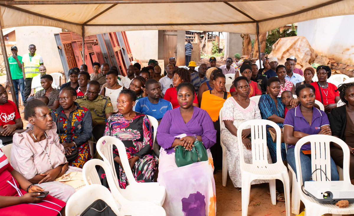 recyclepay's tweet photo. On Friday 18th August, we launched a digital environment activist card, this motivates communities to collect plastic waste and earn points redeemable for school fees or health care credits. @tonnybaw @MariaNakiganda https://t.co/OmMKPvF0XF