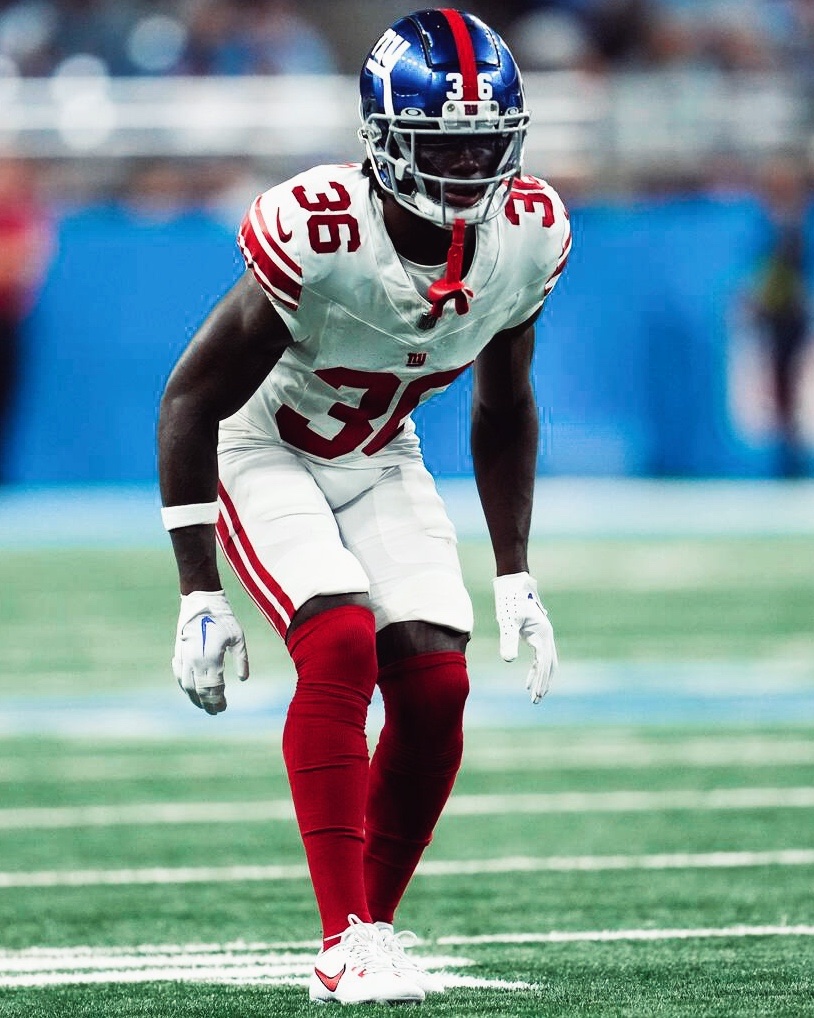 PFF_College's tweet image. Most coverage snaps played without allowing a catch this Preseason (Rookie CBs):

🔒 Deonte Banks - 33