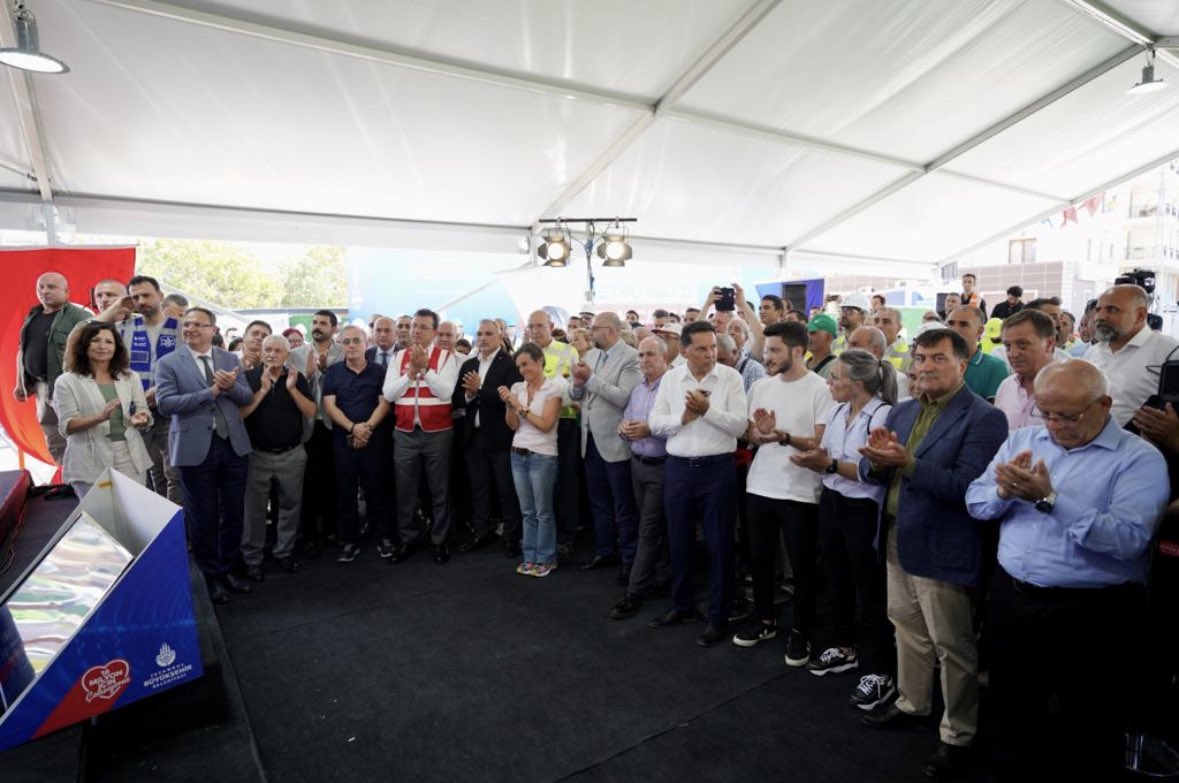 İBB Başkanımız Ekrem İmamoğlu bugün Pendik’te, Kaynarca-Pendik-Tuzla Metro Hattı 1 Etap TBM Çıkış Töreni gerçekleştirerek, İlçemizin raylı sistem ağının önemli bir noktası olan, 5 km tünel çalışmasını bitirmiş oldular.
Özellikle, Sabiha Gökçen Havaalanına da entegre olan bu