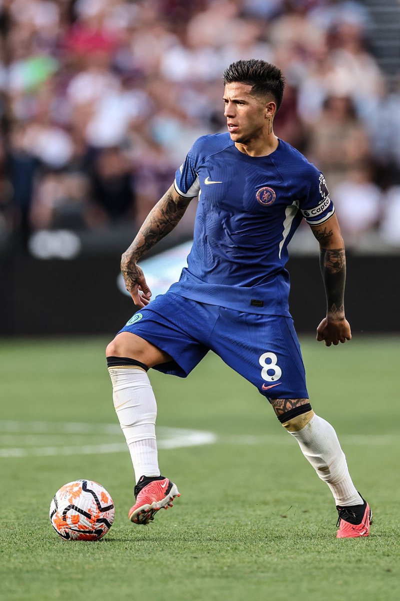 El día que piso el Chelsea ya fue Capitán, dueño absoluto del medio, con solo 22 años.