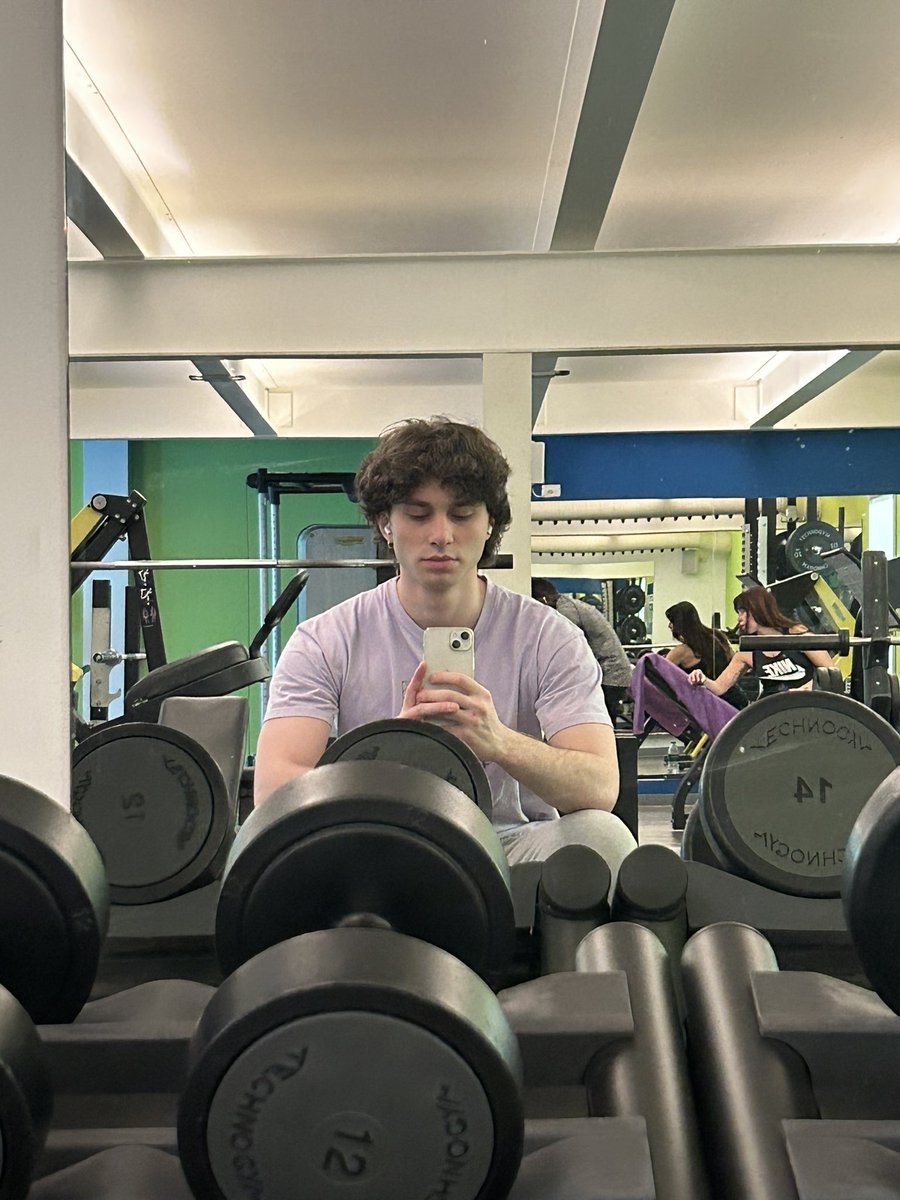 Proof of gym 

Smashing it after a 2 month break 💀