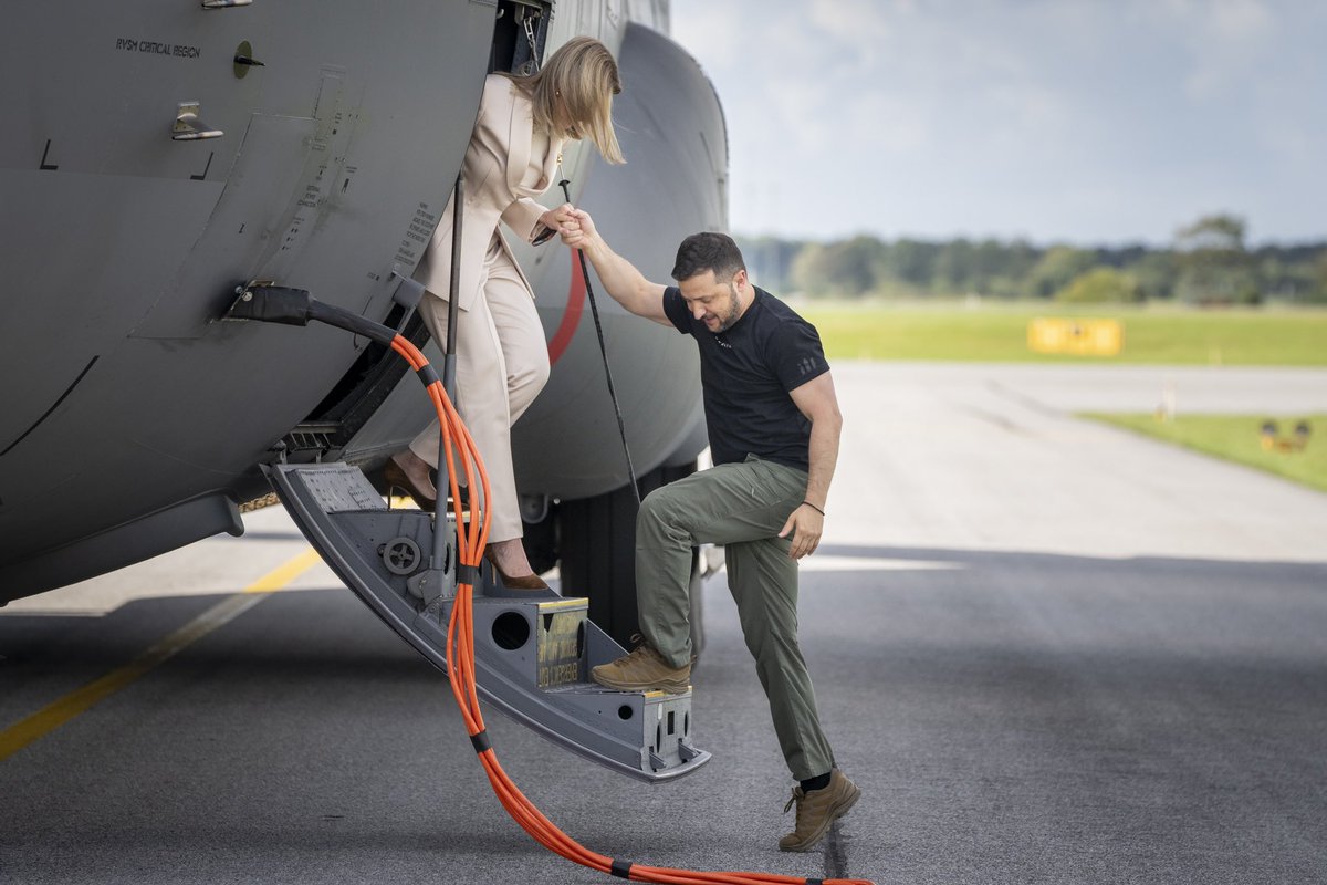 Volodymyr Zelenskyj i Skrydstrup og København. 

📸: Mads Claus Rasmussen/Ritzau Scanpix

#dkpol #Ukraine #Zelensky