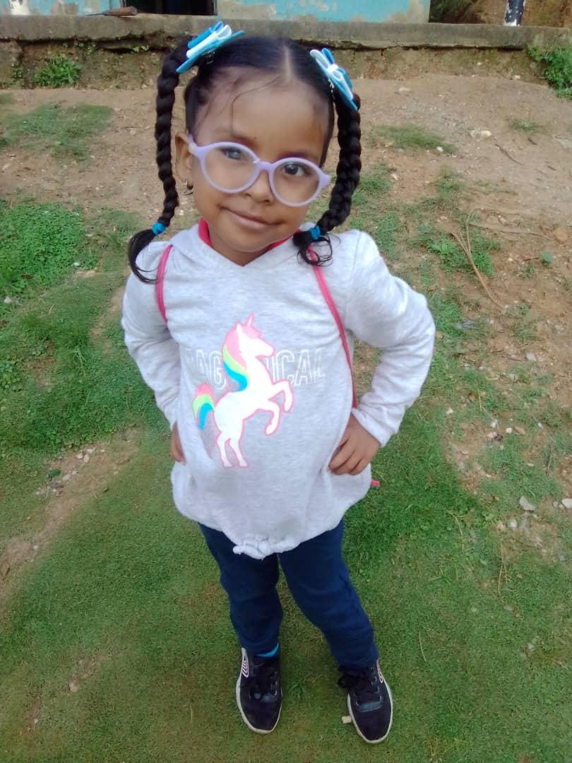 MamaLisVzla's tweet photo. Elizabeth tiene 5 años y es sobreviviente de cáncer, cada 6 meses viaja de Carúpano a Ccs para su chequeo, necesita ayuda para una resonancia magnética, son $450. Pueden donar por nuestra campaña de Gofundme, zelle o pago móvil, información por dm. Gracias de antemano 🙏🎗️ https://t.co/nLgnKPFyxa