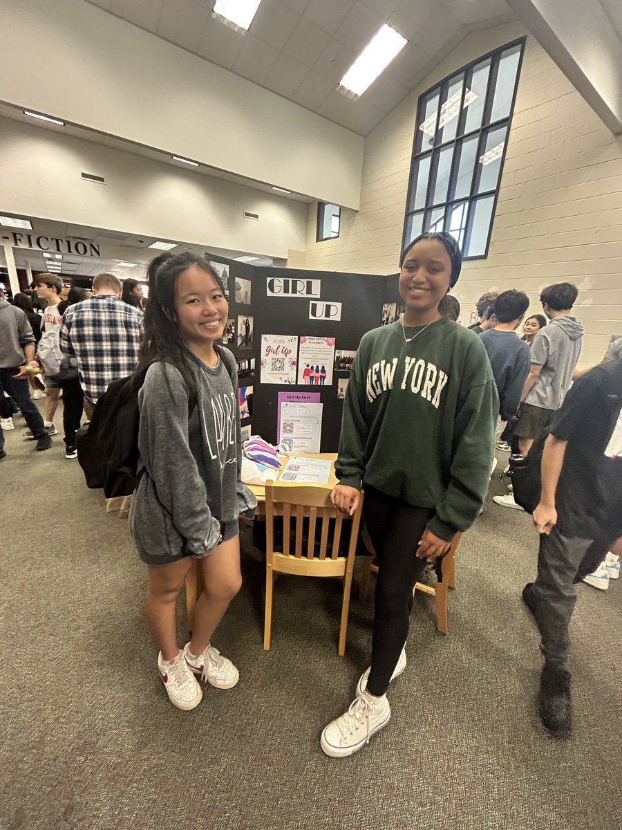 athrower's tweet photo. Club Rush today @LambertHS 
In their free time, our students are building prosthetics, exploring cultures, empowering each other, pursuing artistic passions, serving our community, and SO MUCH MORE! So proud of our Longhorns! Hook 'em 🤘🏼 https://t.co/LlVW9YKRGQ