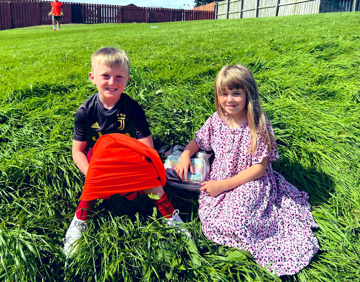 SeamusHeath1's tweet photo. Day 2 
Football camp in Strangford 
Young players are having a ball. 
The perfect example of School , Club and Community. 
Excellent partnerships @StrangfordClub 
Delighted to be part of it. ⚽️ https://t.co/2kcgZFXRx3