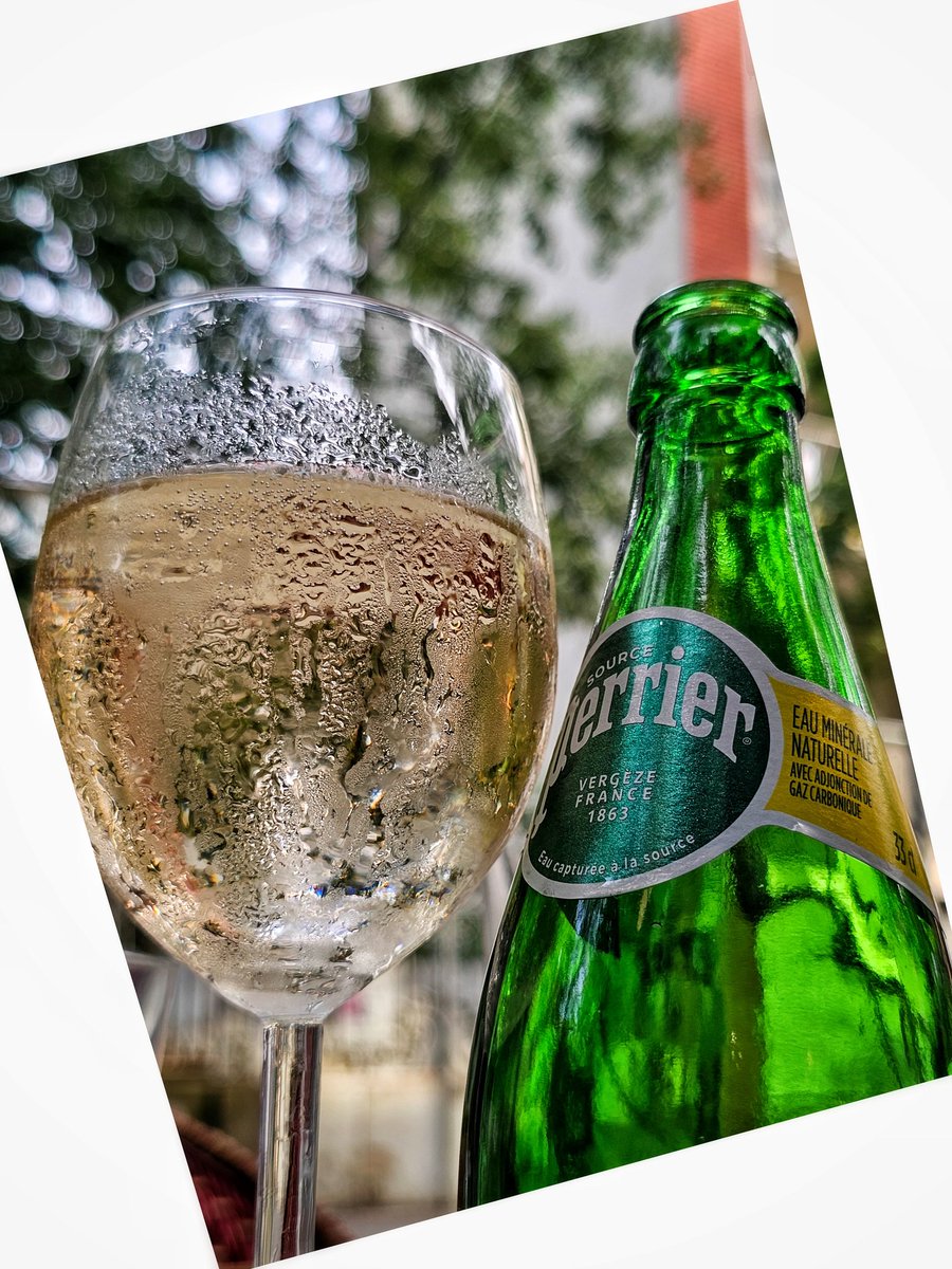 Ti_te_Marie's tweet photo. Tellement chaud que les glaçons ont déjà fondus.....
#PointChaud
#PointSasseDeDécompression
Bonne soirée à vous. https://t.co/ioEP4gxNsv