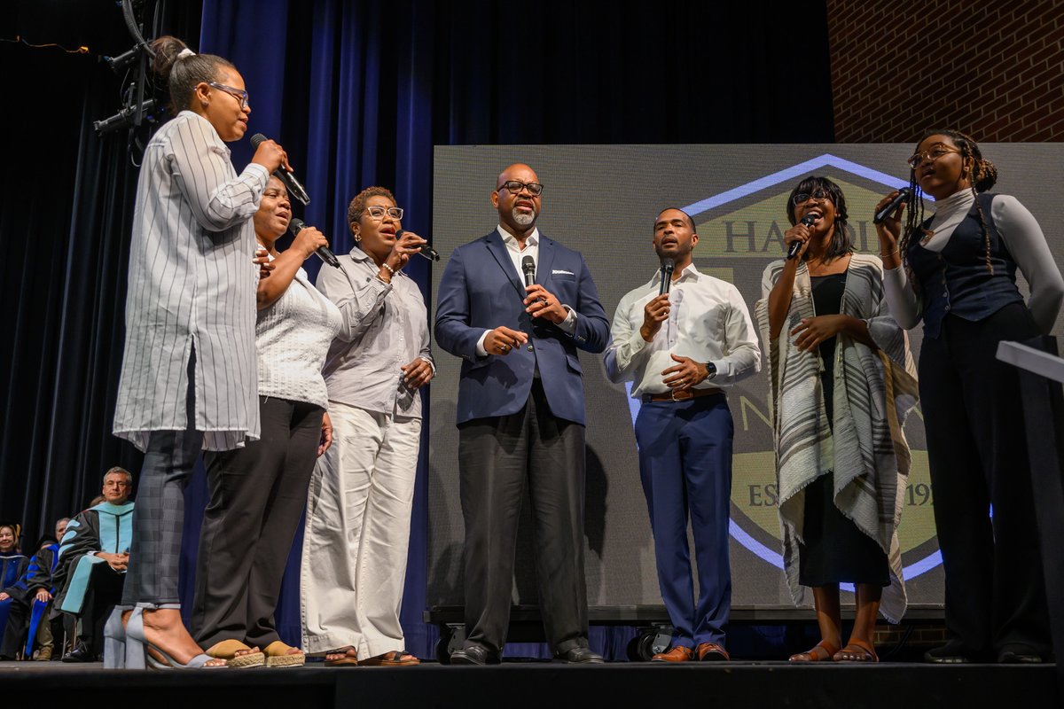 HardingU's tweet photo. Yesterday, faculty and students joined together in chapel for Convocation. What a great start to a brand new school year! #BacktoHarding https://t.co/NdIOGZsHT8
