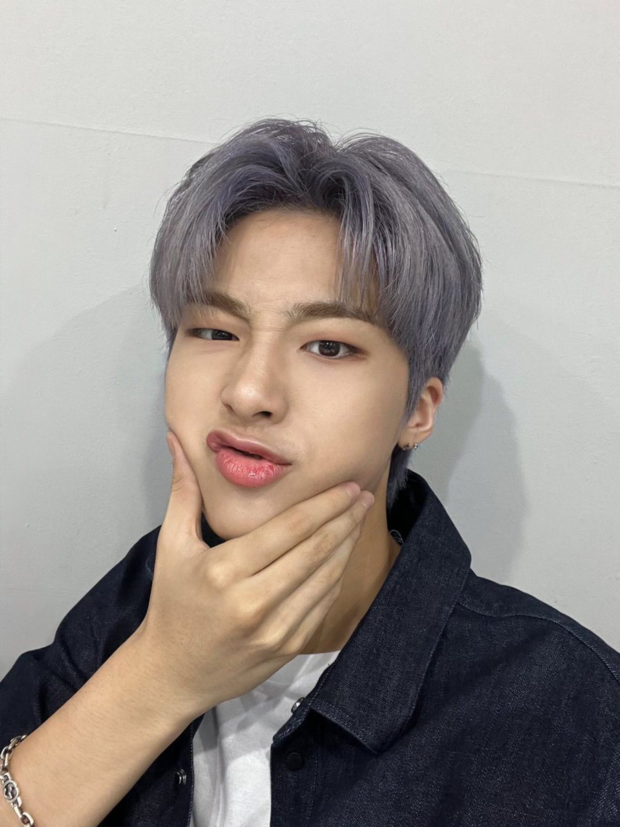 tan__official_'s tweet photo. [#지성] ⭐️경⭐️ 지먐이 탄생일 ⭐️축⭐️

#티에이엔 #TAN #js_pic https://t.co/nRRp1O3dio