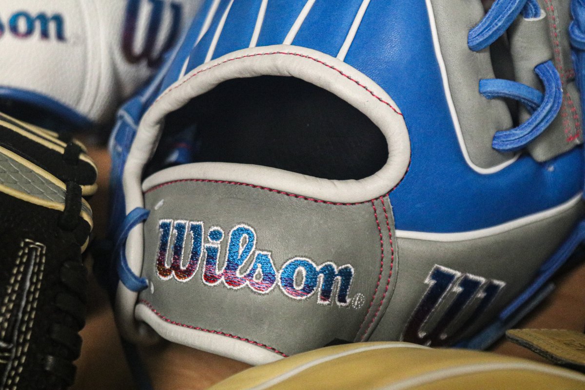 𝐆𝐥𝐨𝐯𝐞 𝐝𝐚𝐲. Thank you @wilsonballglove for being the best partner in the game ⚾️