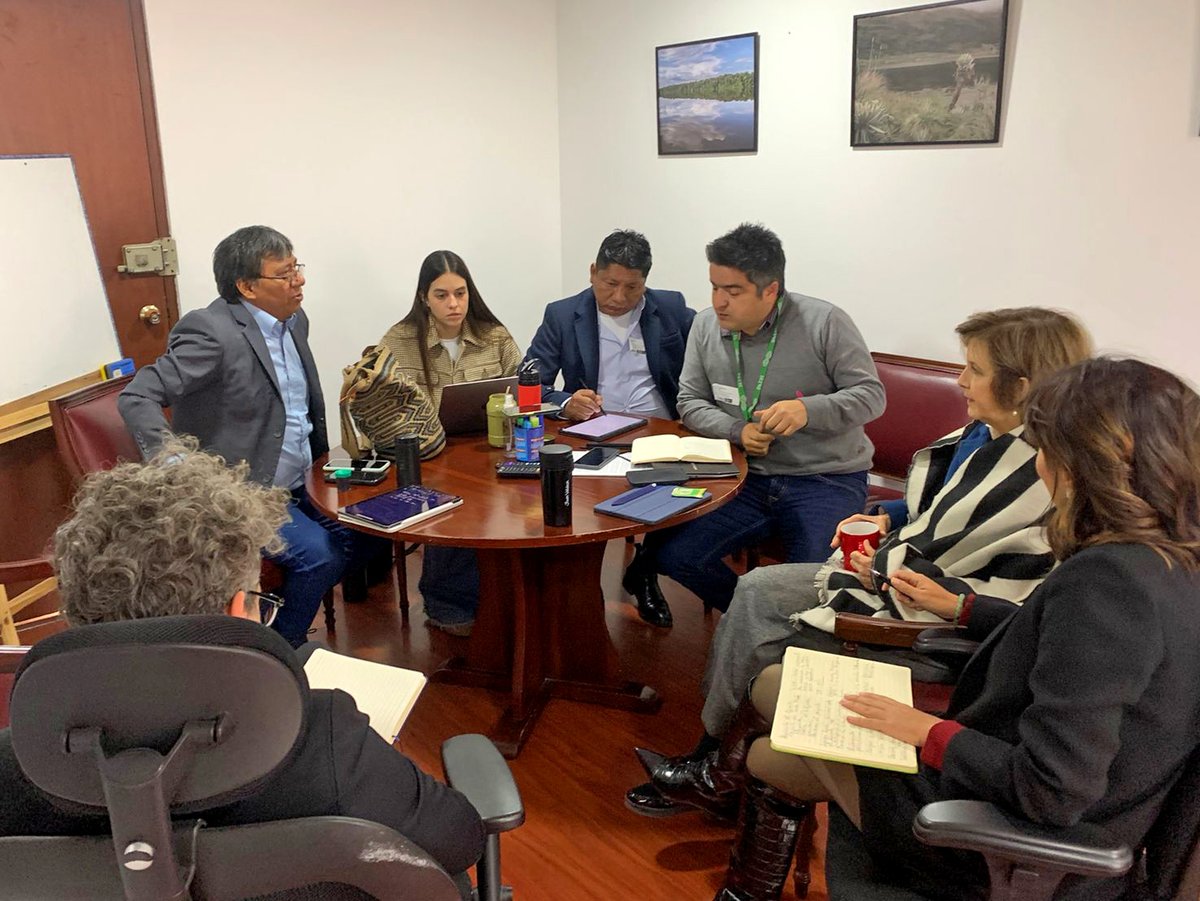 Grata y productiva reunión con la Representante @JuliaMirandaLo y su equipo, para trabajar conjuntamente en procura de las estrategias de protección efectiva del bioma Amazónico, sus gentes y sus bosques @MinAmbienteCo @susanamuhamad @constanzaatuest @OPIAC_Amazonia @MateoOpiac