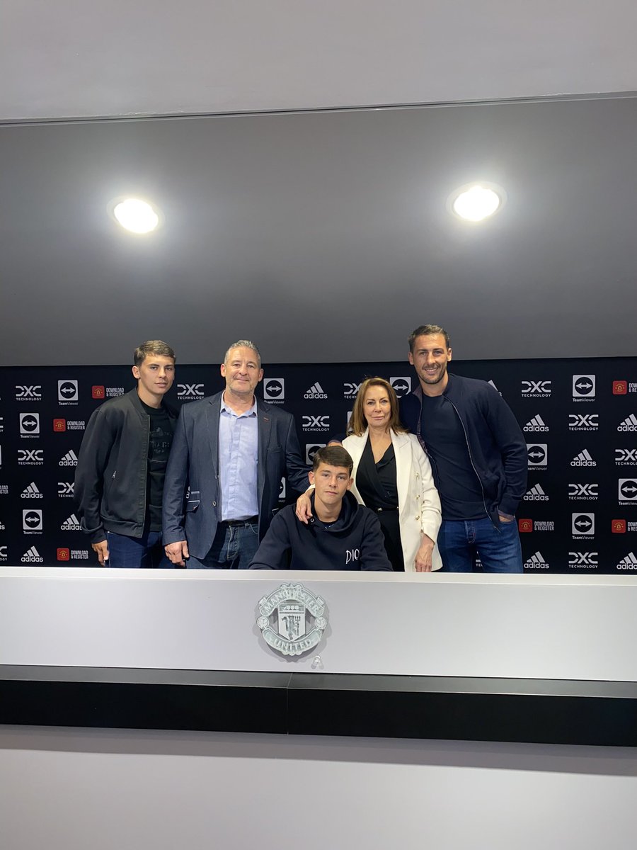 So happy for @shealacey10 @manchesterunited 

Shea has had a ball glued to his feet from the day he could walk. Honestly can’t put into words how proud me & @luislacey3 are of him. Another step closer to the 🔝 
Thank you @stevenbecksss & @triplessports 
Onwards Upwards 👆🏻