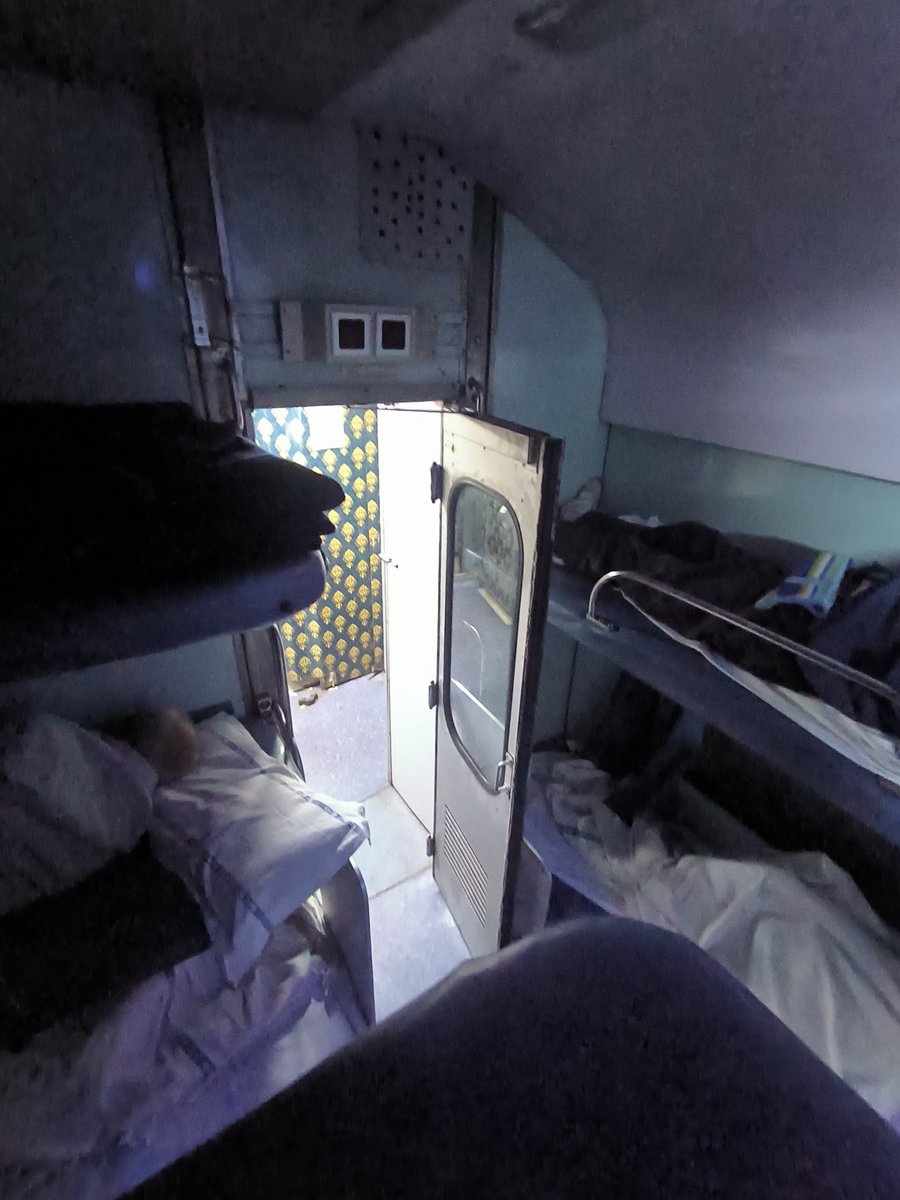 indresh_tweets's tweet photo. @IRCTCofficial Pathetic condition in the name of development. Train No. 12911 Coach B4,No water in the WC, No air-conditioning. Thank you for such high class facilities @AshwiniVaishnaw . Traveling with family and kids, paid ₹3400 for this? @IRCTCofficial What say?Chain pulling? https://t.co/9FM9dD6n3O