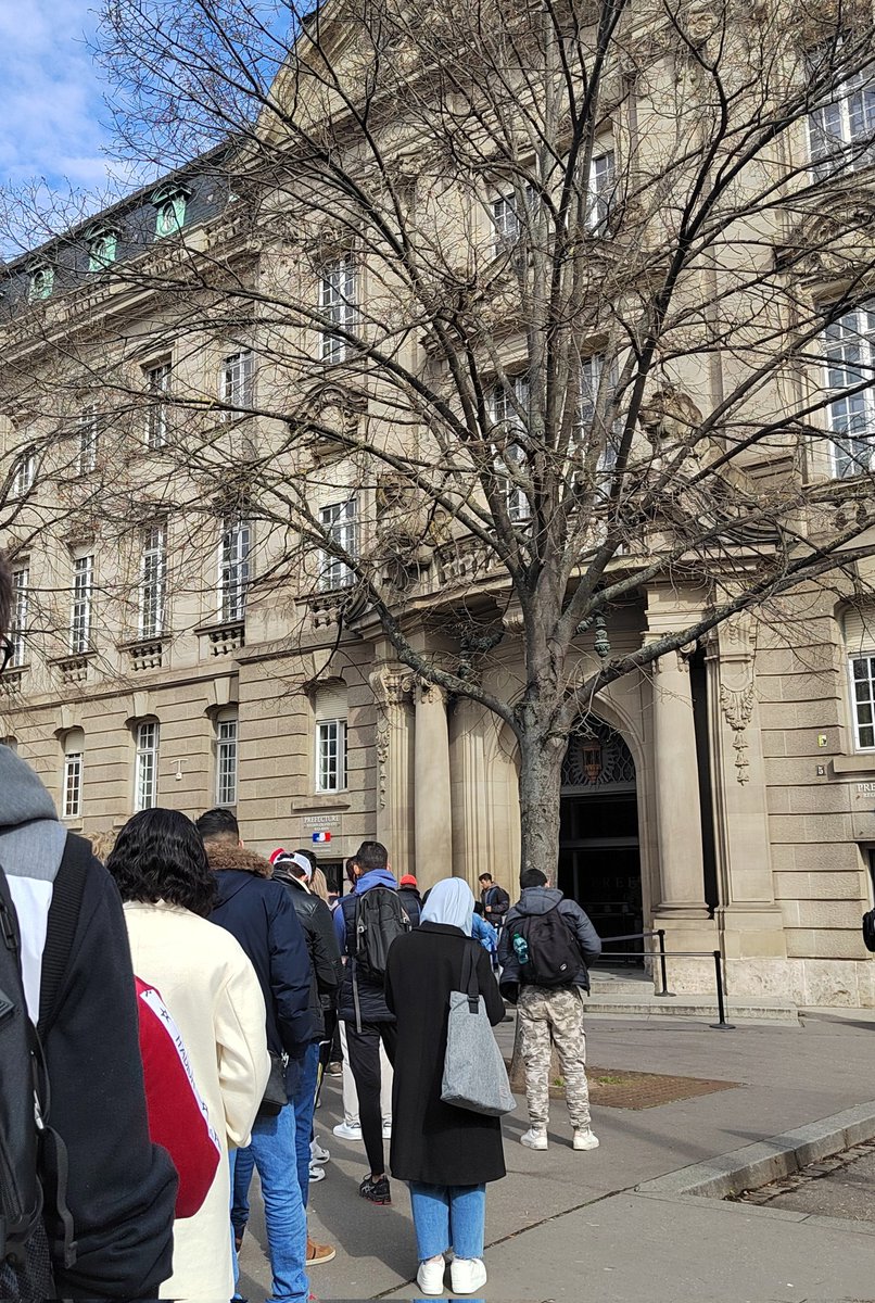 DanielMPerez's tweet photo. Si tu n'es pas content du système, tu n'as qu'à rentrer dans ton pays ! #ÉtrangerEnFrance 🧵

#storytime du procès d'un étranger pour avoir le droit de rester en France 🇫🇷 pour entreprendre, innover et avoir des impacts positifs. ⬇️

@prefet57 @Interieur_Gouv https://t.co/hHHOOx0pNM