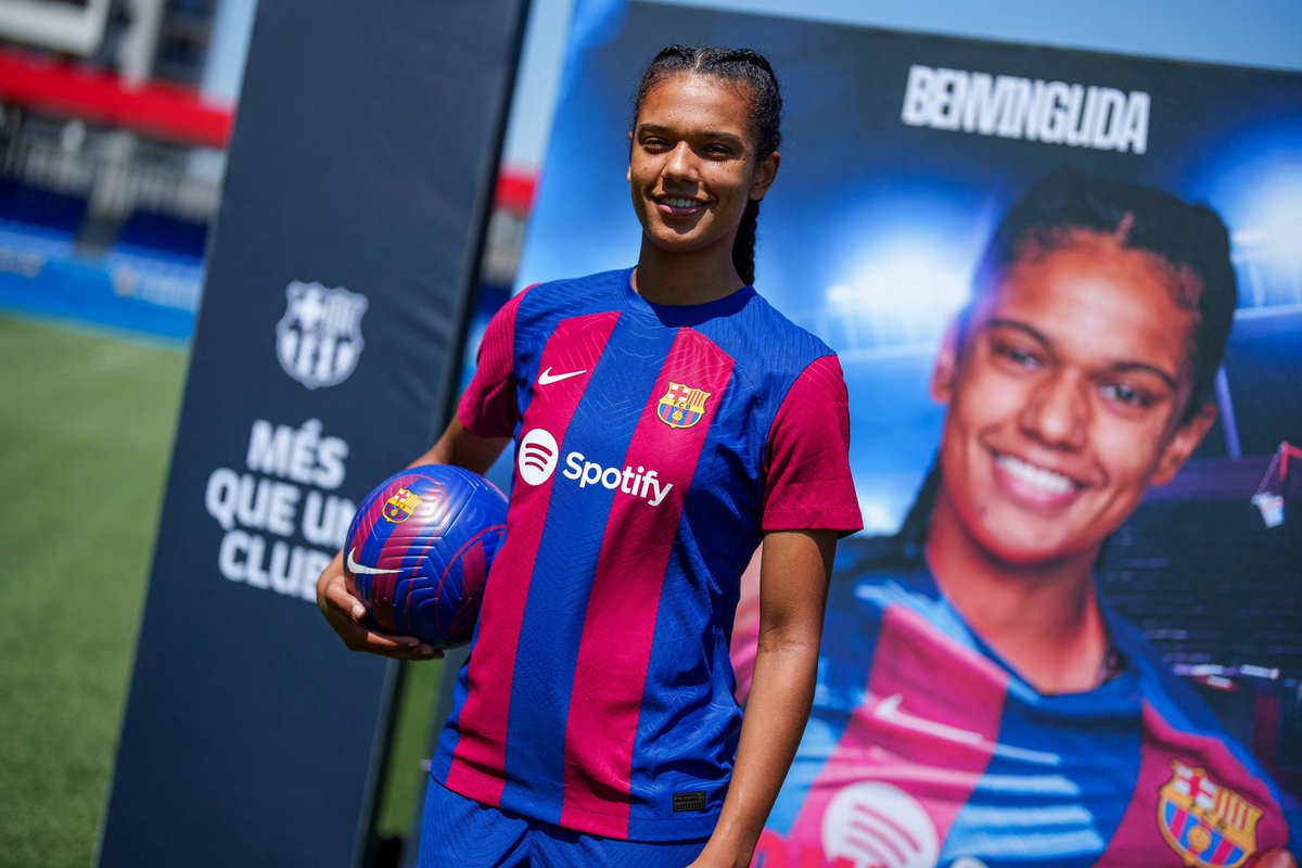 esmeebrugts's tweet photo. Never stop dreaming big 💙❤️

#mesqueunclub #barca #dreamcometrue @FCBfemeni https://t.co/G41pwkQ75X