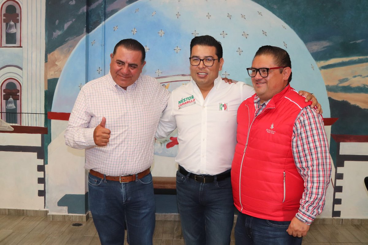 NestorCamarillo's tweet photo. Con mis amigos presidentes @Augustadrh y @CarlosMtzAmador hicimos un llamado a la unidad en #ChalchicomulaDeSesma para construir una gran alianza con los ciudadanos, para devolverles la seguridad que han perdido con los gobiernos de Morena.
#UnidosSíPodemos 🇲🇽 https://t.co/UxvCE5kE8Q