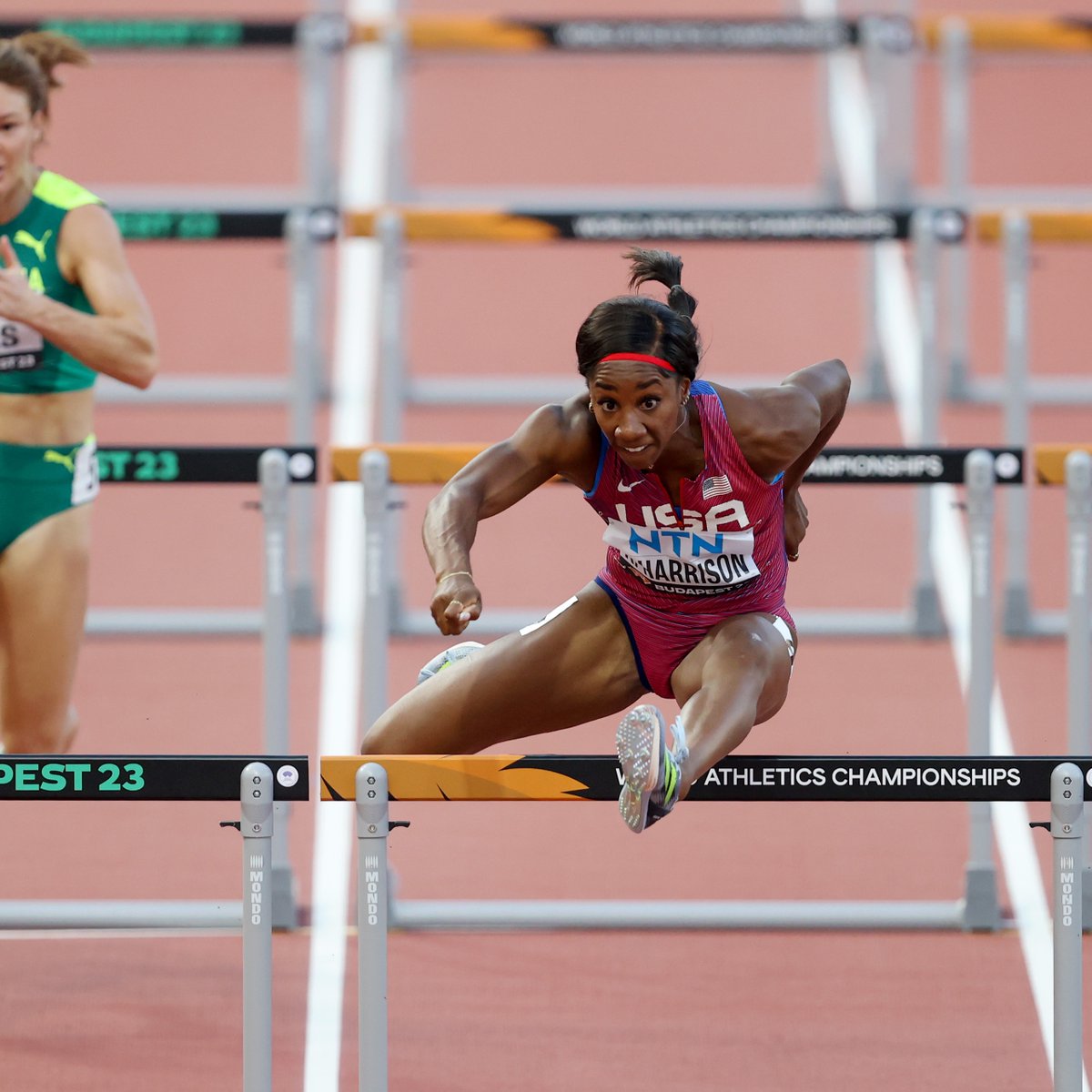 12.24 world lead, okay 👀 @Ken_AYE_ sends a message to her competitors in the women's 100m hurdles heats 🤯 That's the 4th fastest time in history, and of course the fastest time ever produced in the heats of the #WorldAthleticsChamps
