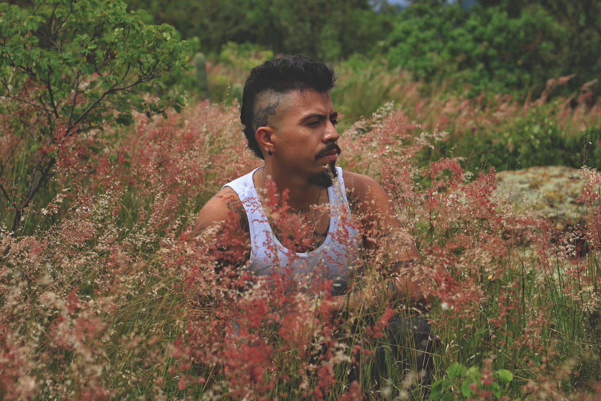 Jaredcastro77's tweet photo. La naturaleza nos dice que debe haber un momento para reconectar con uno mismo… y este es mi momento

📸 @mayin198708 🔥

#scrufflatino #cigar #scruff #tatuaje #chacal #lgbt #photography #man #latino #Tatto #tattoos #Oaxaca #mexico  #hombre #Gay #gayboy #macho #mexicano #moreno https://t.co/sGYGWBN2QB