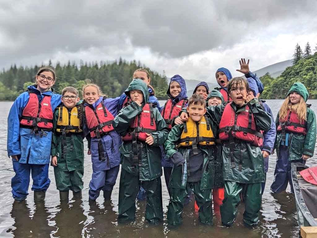 BlairvadachAndy's tweet image. Day two with @CarmylePS and we joined forces with @BlairvadachAMC and headed over to the @lomondtrossachs for a wee #canoesafari of #lochard 🙌
A brilliant display of #effort and #teamwork from both groups! 
#CarmyleBV23
