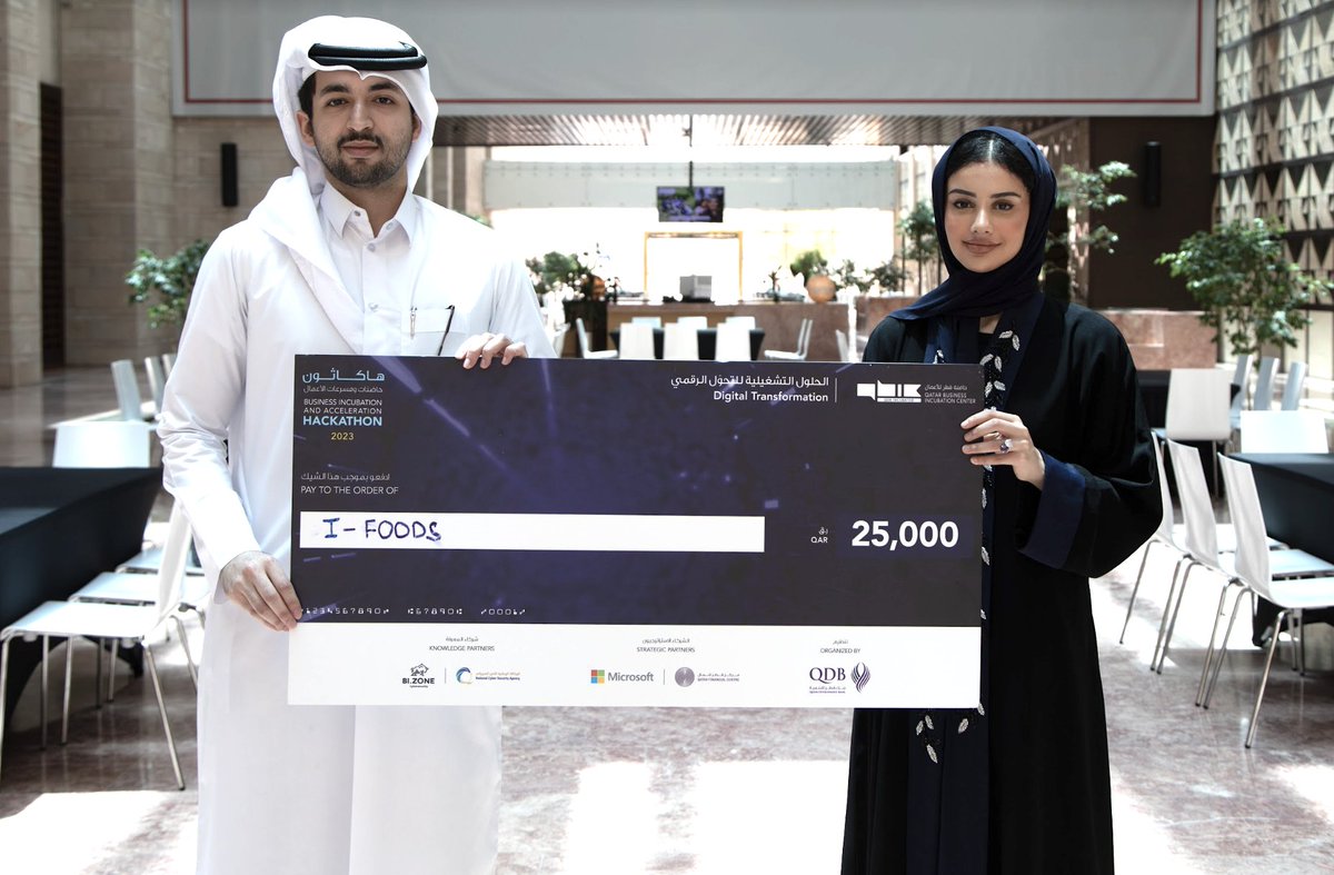 Congratulations to #CMUQ students Mohammad Annan and Lujain Al Mansoori on winning the top foodtech idea for printing vegetables. #TartanProud 
bit.ly/3qFHp2K