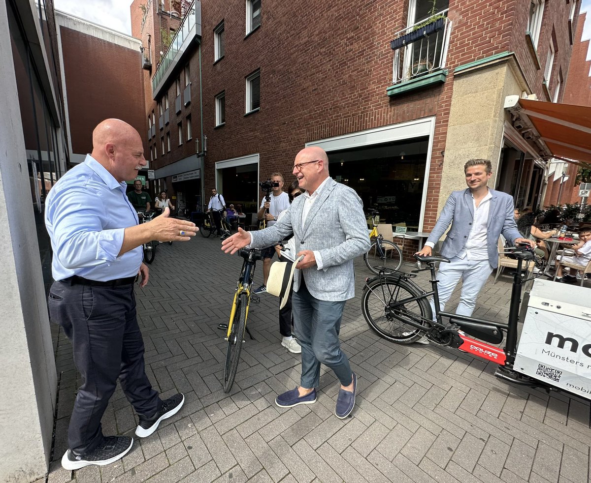 MayorJerryDyer's tweet photo. Today, we explored the number one mode of transportation in Münster: cycling! 🚲

There’s a lot to learn here. In Münster, 47% of people ride their bike daily and 26% drive a car daily. In Fresno, 1.1% of people bike each day, and 90.5% drive a car daily. https://t.co/J7WbMNewwl