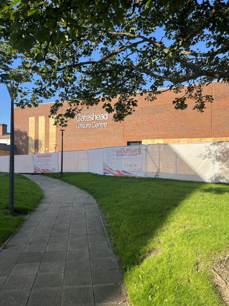Save_Leisure_GD's tweet photo. #GatesheadLeisureCentre in the sun
β₯οΈβ₯οΈ
Support #GatesheadActive to re-open by throwing a fiver in the crowdfunder:
https://t.co/NBLnjscgRC
Give us a follow & share to support the #saveleisuregateshead campaign - all links in bio.
Thanks for the support @NorthEastTweets ππΌ https://t.co/vMmEDXklcR