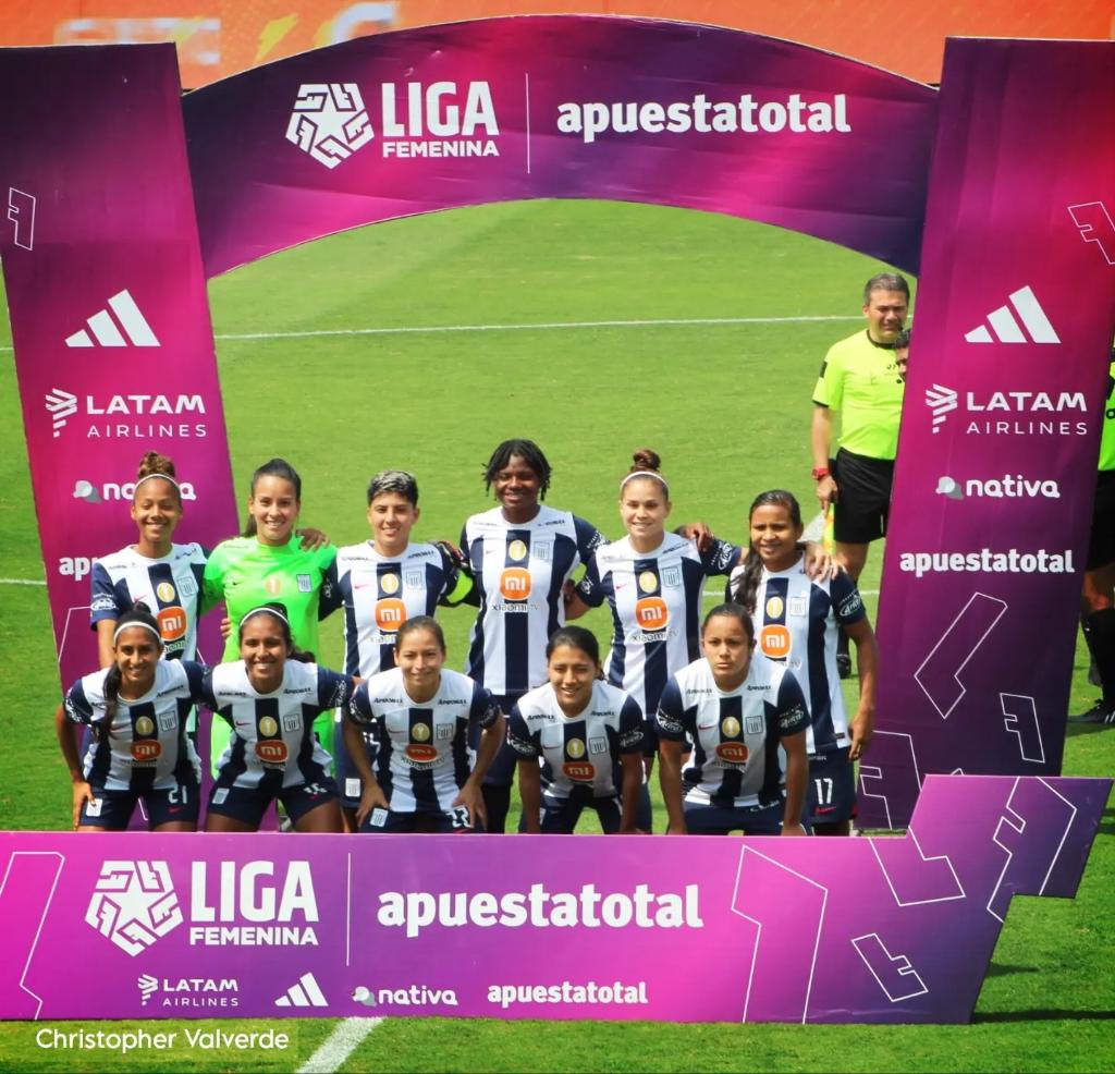 Leibnig's tweet photo. @ComandoSvr1986 Final de ida, Fútbol femenino: Al vs. U (6:00 P.M) #matute https://t.co/nw2dRKVoqx