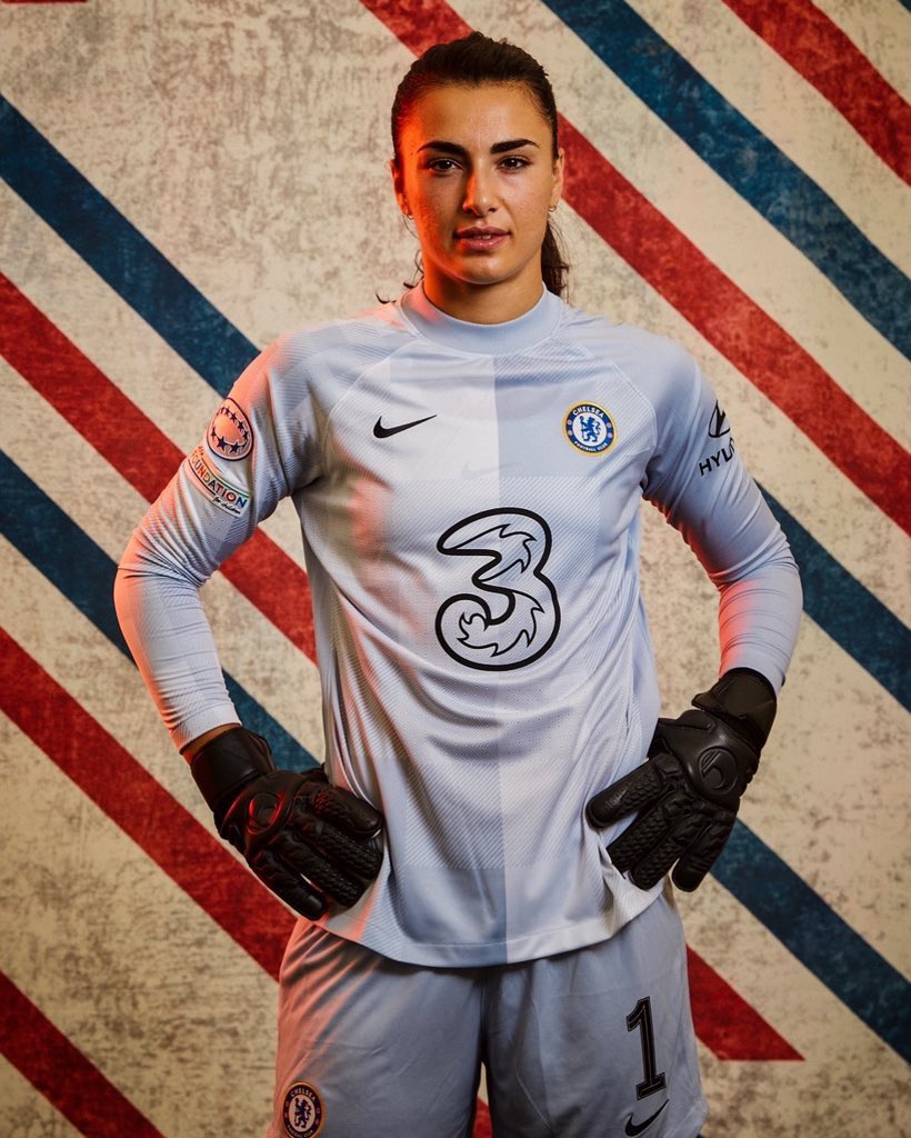 Oops, I tripped and fell in love with Zećira Mušović. ⚽️💙💛
(Not me having a type ❤️‍🔥)