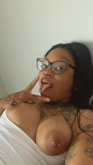 Wyd baby? 🤓 https://t.co/6JRplZ75lx<a href="/tag/mvsales"class="tags"><span>#mvsales</span></a>