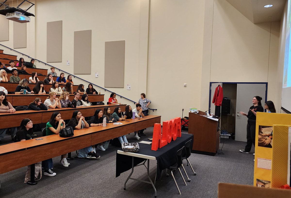 Our 2023-24 Chapter Officers stepping up and leading our FCCLA Recruitment presentation to all the combined FCS classes today.  #bosproud #bosfcclyay #studentleadership #ctso #sayyestofcs <a href="/boswell_cte/">Boswell CTE</a> <a href="/EMSISD_CTE/">EMSISD CTE</a>