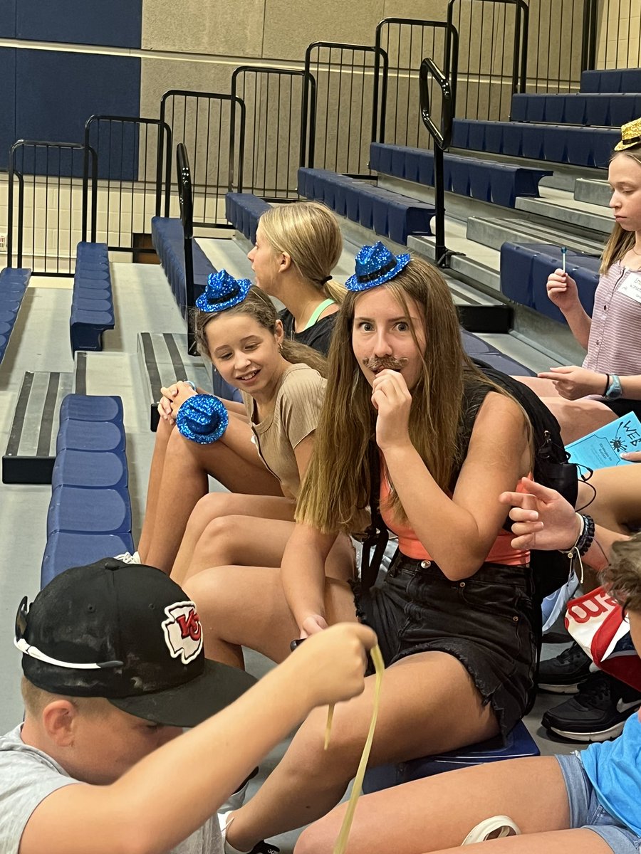 CourtDickerson's tweet photo. Welcome DMS 6th Graders! We’re so happy you’re here! #DMSLeads #DMSWEB https://t.co/tssAFAC2yc