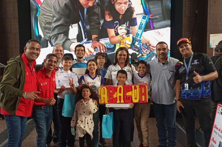 @PiedadQuintana1 <a href="/Mincyt_VE/">Ministerio del P. P para Ciencia y Tecnología</a> <a href="/Gabrielasjr/">Gabriela Jiménez</a> <a href="/_LaAvanzadora/">Yelitze Santaella</a> <a href="/Soykarinacarpio/">Karina Carpio</a> @MPPEDUCACION <a href="/CDCEAragua/">CDCE ARAGUA</a> <a href="/GobiernoAragua_/">Gobierno Aragua</a> <a href="/DGCE_MPPE/">D.G. Comunidades Educativas 🇻🇪</a> <a href="/Fundabit_/">FundabitOficial</a> <a href="/FundabitAragua/">FUNDABIT ARAGUA</a> @Sec_EducAragua <a href="/vicent_carvajal/">Vicente Carvajal</a> @_NancyOrtuno_ <a href="/revenezuela1/">Radio Educa</a> En Aragua la Educación va de la mano con la tecnología...!!!
<a href="/NicolasMaduro/">Nicolás Maduro</a> 
<a href="/_LaAvanzadora/">Yelitze Santaella</a> 
@PiedadQuintana1 
<a href="/Mincyt_VE/">Ministerio del P. P para Ciencia y Tecnología</a> 
<a href="/Soykarinacarpio/">Karina Carpio</a>