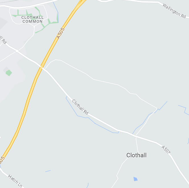 HertsFRSControl's tweet photo. Along the A507 Clothall Road, just by Baldock, there is a large fire that can be seen. We are aware of this situation and it is being left to burn under control. Please avoid the immediate area, if possible, for your own safety. #a507 #clothallroad #fireservice https://t.co/ZHuU1dF39k