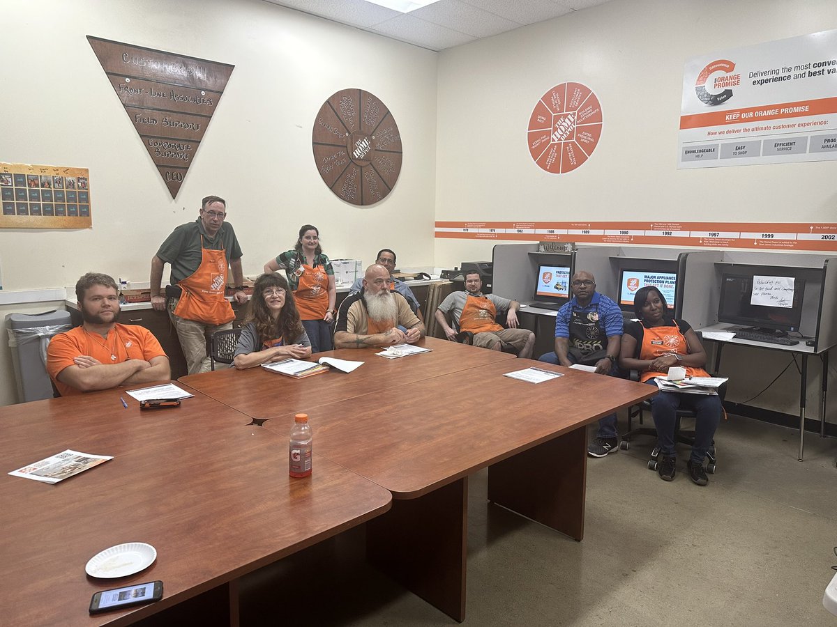 Jessie Perkins (@jperkinsgooden) on Twitter photo Watching todays broadcast of #LeaderEdge with our leadership team @anthony23639629 <a href="/collinshd/">mikecollins</a> <a href="/DaveMusen/">Dave Musen</a> Watching todays broadcast of #LeaderEdge with our leadership team @anthony23639629 <a href="/collinshd/">mikecollins</a> <a href="/DaveMusen/">Dave Musen</a>