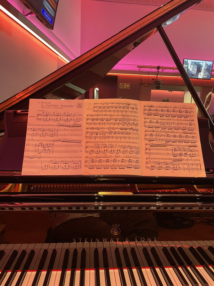 About to play Marlacchi’s Il Pastore Svizzero on <a href="/BBCInTune/">In Tune BBC Radio 3</a> with flautist Eimear McGeowan <a href="/BBCRadio3/">BBC Radio 3</a> 🎹