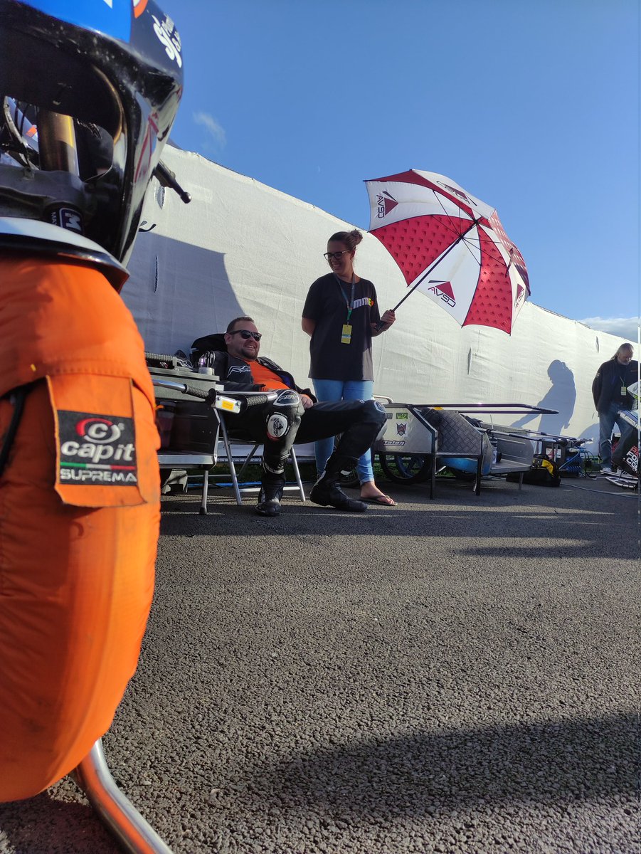 5 minutes to go time 🏍️🏍️🏍️🏍️😩
#manxgrandprix