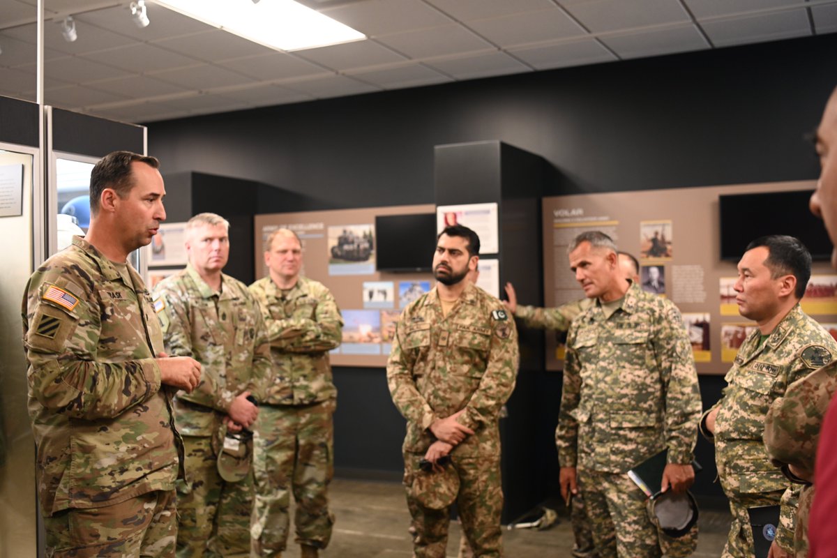 199th Infantry "Leader Brigade" tweet media