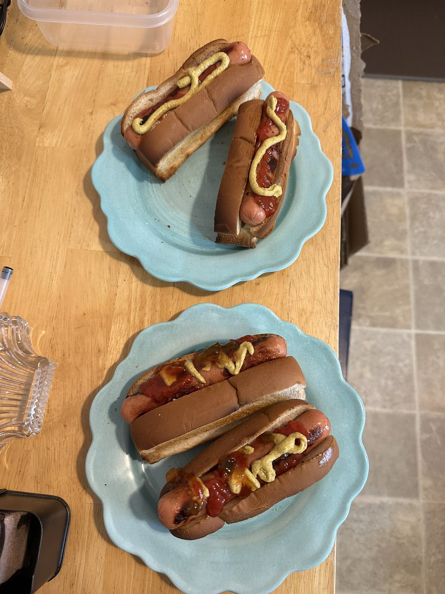 DailyHotDogs's tweet image. IT’S TWO DOG TUESDAY X2!!! 🌭🌭🌭🌭