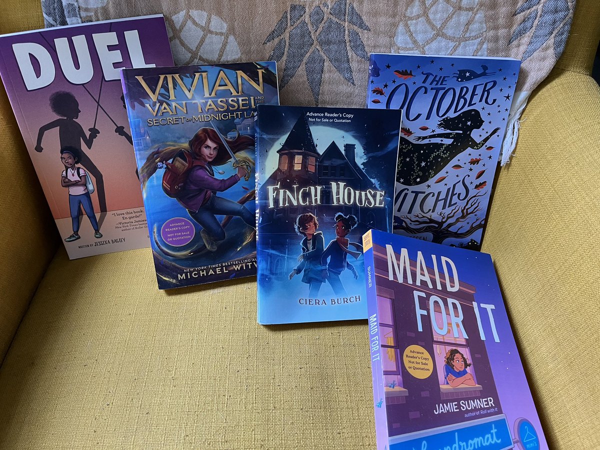 Teacher_AWebb's tweet image. Got some great reads from @SSEdLib  @SimonKIDS 
Had a few students around when I opened the box and some of the “scary” stories have already been claimed! Can’t wait to dig in and pass the books to kids who need them!
#Bookexcursion